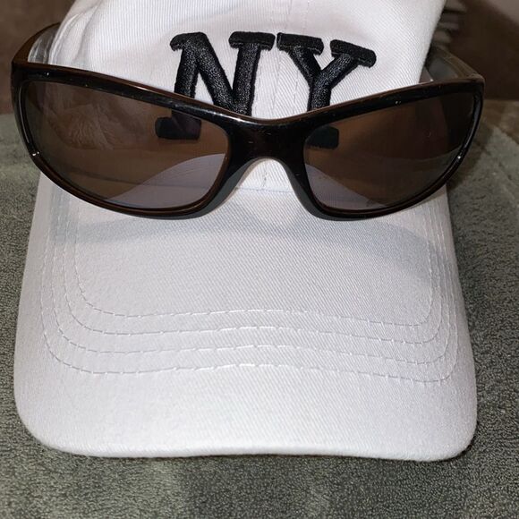 DG Stylish Brown Sunglasses main image 4